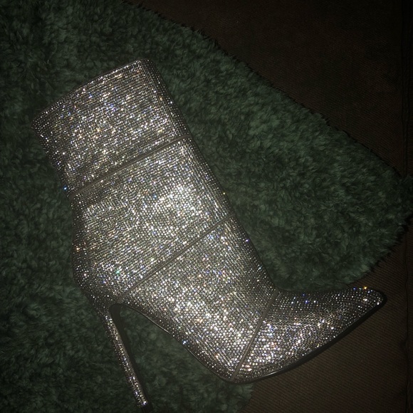 Meet your Posher, Lucy - Picture 2 of 8